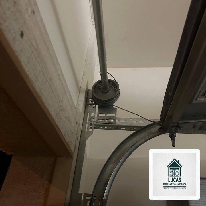 Off-Track Garage Door Emergency Realignment & Laser Calibration in Saginaw, TX